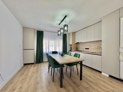 Casă cu 7 camere de vânzare în Tineretului, Sibiu – fotografia 2 din 21