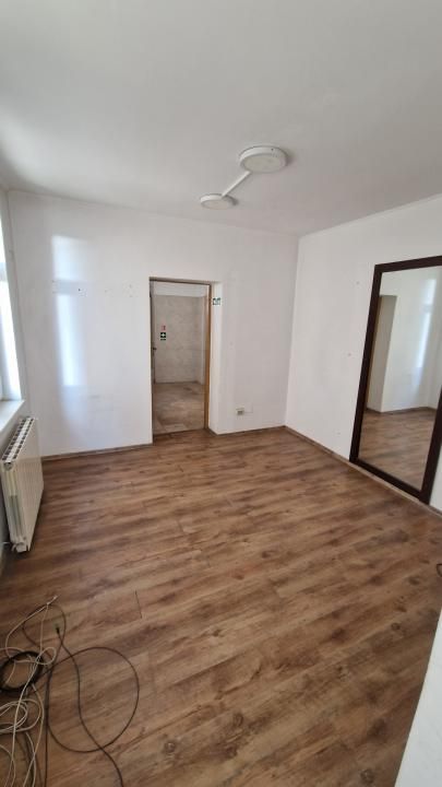 Casă cu 6 camere de închiriat în Calea Calarasilor, București – fotografia 6 din 14